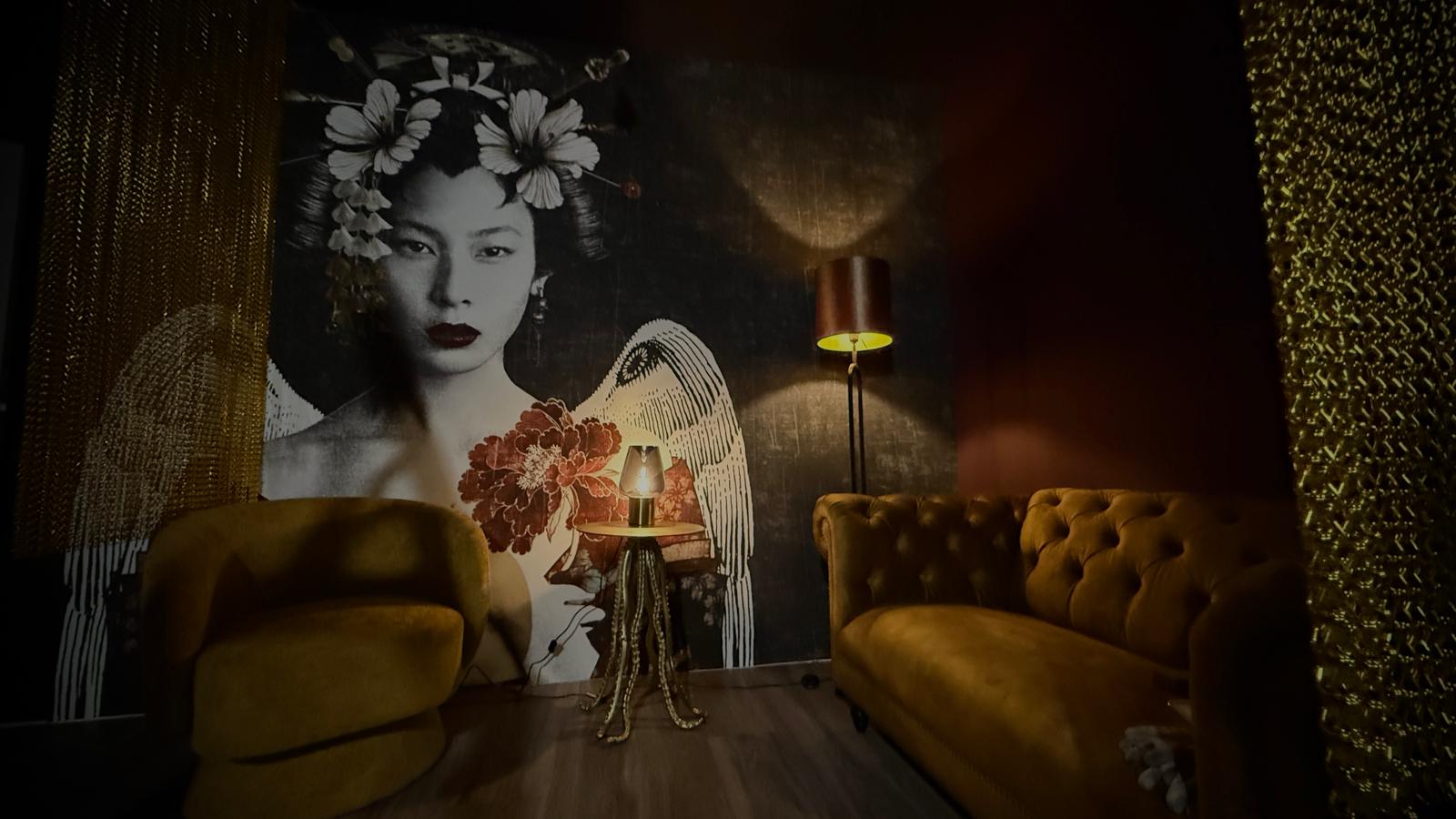 Unser Team bei der Arbeit an einer dekorativen Wand